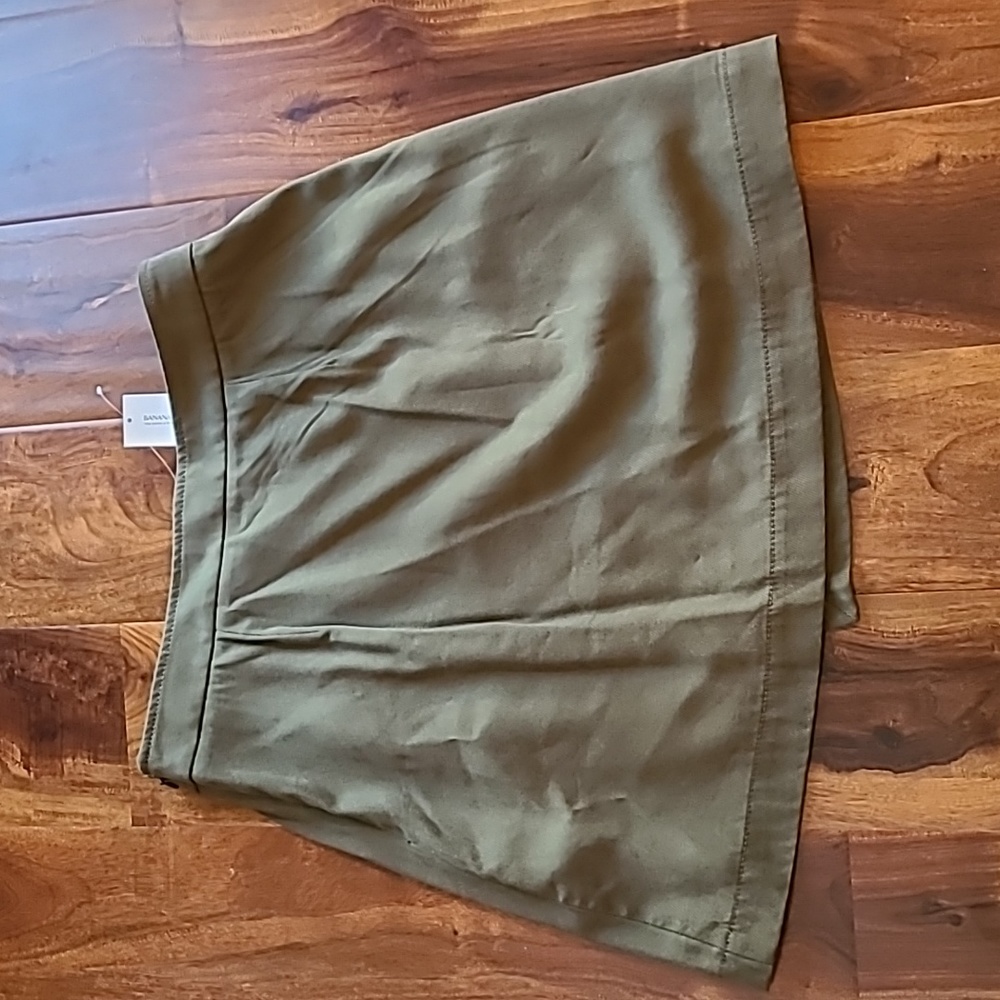 Banana Republic Khaki Green Faux Wrap Skirt with Button Accent - Picture 8 of 8